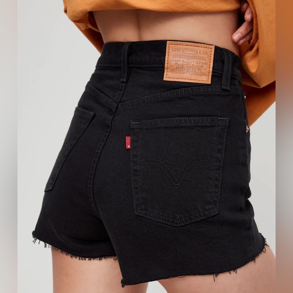 Levi's Pants - LEVI Ribcage Shorts